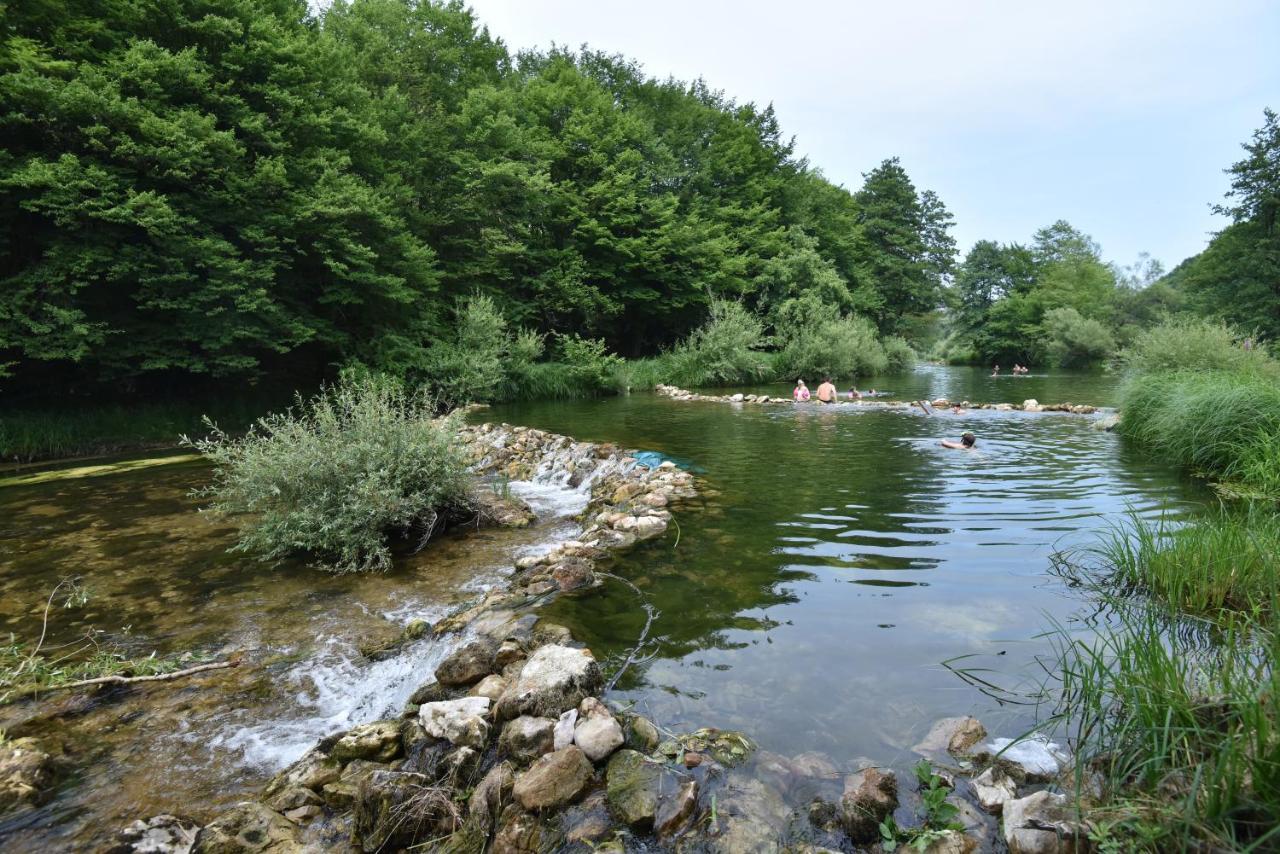 Imanje Jelas Slunj Exteriör bild